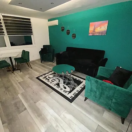 Apartment Omar Stan Na Dan Besplatan Parking Sarajevo